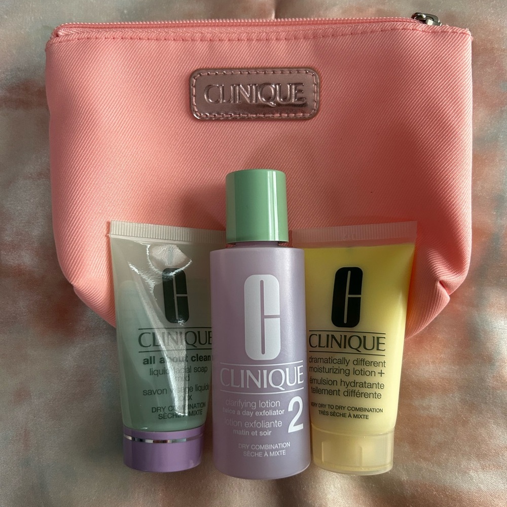 Clinique Skincare Trio w/ bag 💕